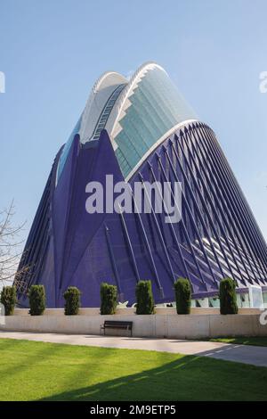 L'Àgora, ein multifunktionales modernes überdachtes Gebäude im Komplex der Stadt der Künste und Wissenschaften in Valencia, Spanien. Stockfoto