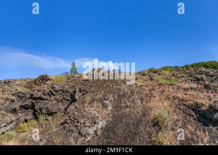 Weiter Blick auf den Ätna, Europas höchsten Vulkan Stockfoto