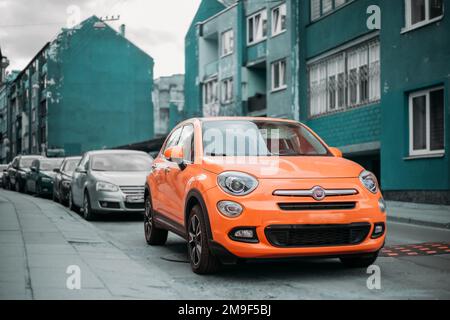 Fiat 500X oder Typ 334 ist ein von Fiat Chrysler Automobiles hergestelltes Crossover-Sport-Nutzfahrzeug mit Heckklappe Stockfoto