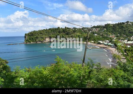 Küste entlang des Fischerdorfes Anse La Raye in St. Lucia. Stockfoto