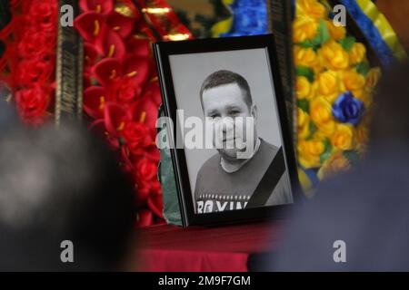 DNIPRO, UKRAINE - 17. JANUAR 2023 - das Portrait des ukrainischen Boxers, des verdienten Trainers der Ukraine und Cheftrainers der Boxmannschaft von Dnipropetrovsk Reg Stockfoto