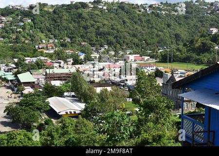 Küste entlang des Fischerdorfes Anse La Raye in St. Lucia. Stockfoto