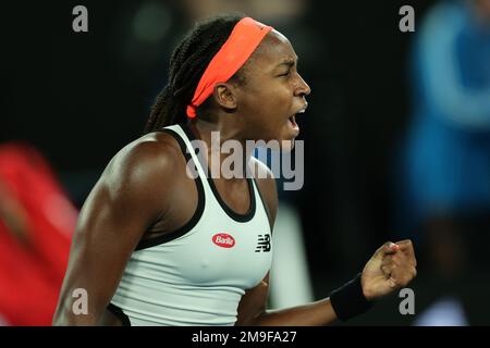 Melbourne, Australien. 18. Januar 2023. Coco Gauff aus den USA reagiert während des Spiels der 2. Runde zwischen Coco Gauff aus den USA und Emma Raducanu aus Großbritannien Day 3 auf dem Australian Open Tennis 2023 in der Rod Laver Arena, Melbourne, Australien, am 18. Januar 2023. Foto von Peter Dovgan. Nur redaktionelle Verwendung, Lizenz für kommerzielle Verwendung erforderlich. Keine Verwendung bei Wetten, Spielen oder Veröffentlichungen von Clubs/Ligen/Spielern. Kredit: UK Sports Pics Ltd/Alamy Live News Stockfoto