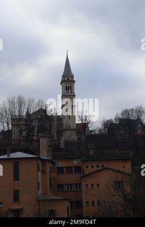 Klosterkirche in Sighisoara, verewigt in verschiedenen Winkeln Stockfoto