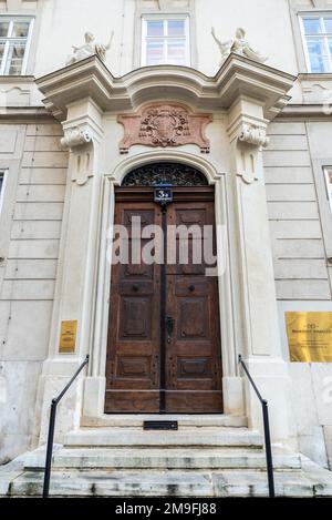 Wien, Österreich - 14. Oktober 2022: Eingang des Bankhausspanglers in Innere Stadt, Wien, Österreich Stockfoto