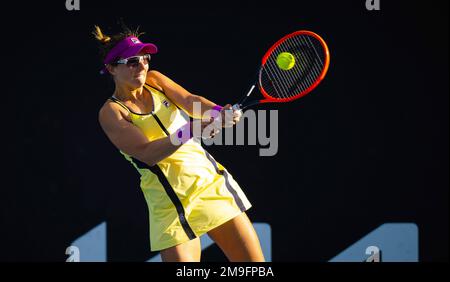 Nadia Podoroska von Argentinien in Aktion gegen Leolia Jeanjean von Frankreich während der ersten Runde des Tennisturniers 2023 Australian Open, Grand Slam am 16. Januar 2023 in Melbourne, Australien - Foto: Rob Prange/DPPI/LiveMedia Stockfoto