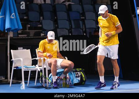 Melbourne, Australien. 18. Januar 2023. Melbourne, Australien. 18. Januar 2023. Botic van de Zandschulp aus den Niederlanden und Tallon Griekspoor aus den Niederlanden während der 2023 Australian Open im Melbourne Park am 18. Januar 2023 in Melbourne, Australien ( Guthaben: BSR Agency/Alamy Live News Stockfoto