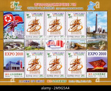 2010 Nordkoreanischer Briefmarkenbogen für die Weltausstellung 2010 Shanghai mit Chollima-geflügeltem Pferd, Juche-Turm und verschiedenen Sehenswürdigkeiten von Pyongyang. Stockfoto