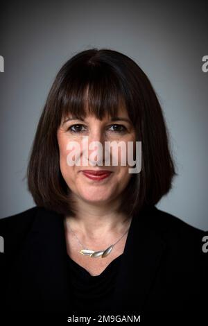 Schattenkanzlerin der Staatskasse Rachel Reeves, Abgeordnete, abgebildet in Bootle, Merseyside am Tag des Beginns der 2022. Labour-Party-Konferenz in Liverpool. Stockfoto