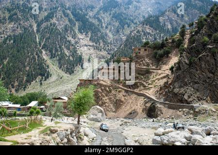 Blick auf das Dorf Shaikhanandah, Bumburet Valley, Pakistan Stockfoto