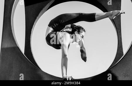 Schlangenmensch mit Sonnenbrille, Seattle, Washington State, USA Stockfoto