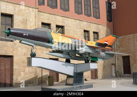 Kairo, Ägypten, Januar 7 2023: UdSSR MIG 21M Kampfflugzeuge, die im Oktober 1973 im Krieg vom Ägyptischen Nationalmilitäsmuseum in Kairo c eingesetzt wurden Stockfoto