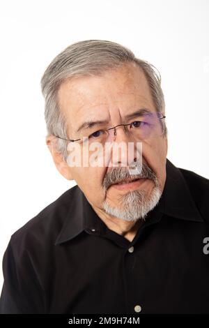 Rod Rodriguez, pensionierter Anwalt, 70 Jahre alt in Texas, USA (Porträt) Stockfoto