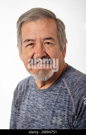 Rod Rodriguez, pensionierter Anwalt, 70 Jahre alt in Texas, USA (Porträt) Stockfoto