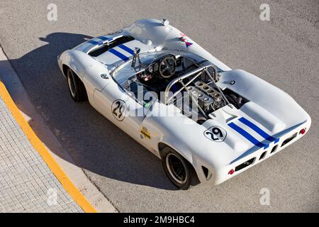 Großer Blickwinkel auf den Sportwagen Lola T70 MkII Spyder Stockfoto