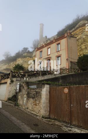 House und La Lanterne Tower Rocheckorbon France Januar 2023 Stockfoto