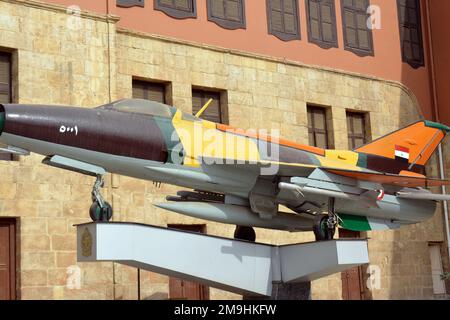 Kairo, Ägypten, Januar 7 2023: UdSSR MIG 21M Kampfflugzeuge, die im Oktober 1973 im Krieg vom Ägyptischen Nationalmilitäsmuseum in Kairo c eingesetzt wurden Stockfoto