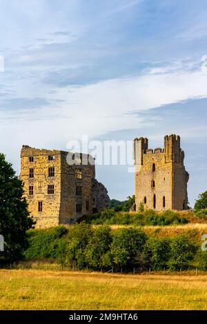 Die Ruinen von Helmsley Castle, einer mittelalterlichen Festung im North York Moors National Park North Yorkshire England UK. Stockfoto