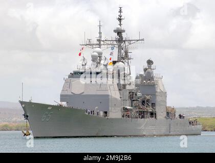 020619-N-3228G-001. Basis: Marinestützpunkt, Pearl Harbor Bundesstaat: Hawaii (HI) Land: Szene der Vereinigten Staaten von Amerika (USA) Hauptkommando: Cruisser USS Chosin (CG-65) Stockfoto