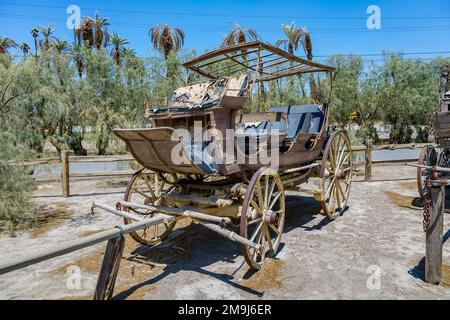 Alte historische Bühnenwagen auf der Ranch im Death Valley Stockfoto