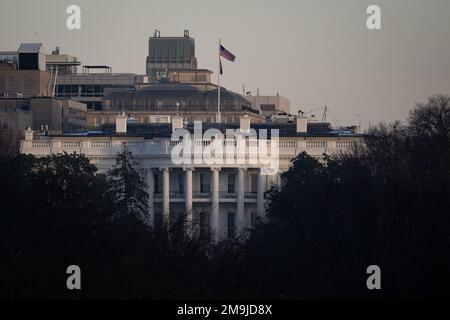 Washington, USA. 18. Januar 2023. Ein allgemeiner Überblick über das Weiße Haus in Washington, DC, am Mittwoch, den 18. Januar 2023. (Graeme Sloan/Sipa USA) Kredit: SIPA USA/Alamy Live News Stockfoto