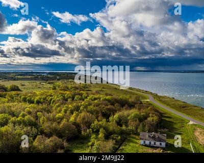 Luftaufnahme des Meeres und der Küste, der Pakri-Halbinsel, des Finnischen Meeres, der Ostsee, des Nordens Estlands Stockfoto