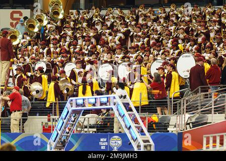 Die südkalifornische Trojaner-Band spielt Pregame beim Goodyear Cotton Bowl Classic 87. im AT&T Stadium am Montag, den 2. Januar 2023 in Arlington, Texas. Stockfoto