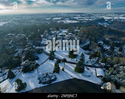 Schneebedeckte Alton Towers Luftdrohne Beautify Fotos Vom Freizeitpark Stockfoto