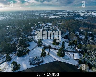 Schneebedeckte Alton Towers Luftdrohne Beautify Fotos Vom Freizeitpark Stockfoto