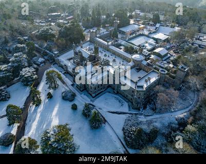 Schneebedeckte Alton Towers Luftdrohne Beautify Fotos Vom Freizeitpark Stockfoto