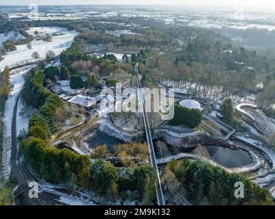 Schneebedeckte Alton Towers Luftdrohne Beautify Fotos Vom Freizeitpark Stockfoto
