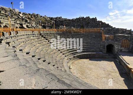 Blick auf das Westtheater von Umm Qais, Jordanien, Naher Osten Stockfoto