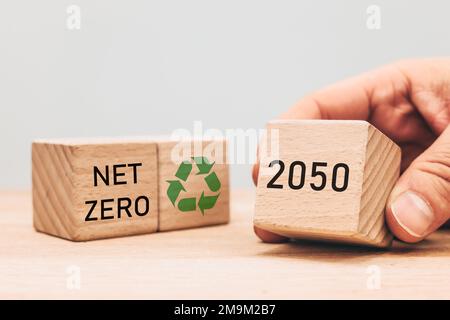 Netto-Null bis 2050, Aktionsplan für den globalen Energiesektor, Verwirklichung der klimapolitischen Ziele der Gemeinschaft, Umweltkonzept, Energiewende, Sustai Stockfoto