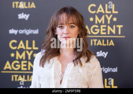 Italien, Italien. 18. Januar 2023. Die Schauspielerin Sara Lazzaro nimmt an der Fotokonferenz der fernsehserie „Call my Agent - Italy“ im Space Cinema Moderno in Rom Teil (Foto: Matteo Nardone/Pacific Press/Sipa USA) Kredit: SIPA USA/Alamy Live News Stockfoto