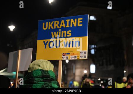Downing Street, London, Großbritannien, 18. Januar 2023: Die ukrainische Gemeinschaft ruft Hilfe für die Ukraine auf, wie Sie es versprechen. Die Ukrainer sind dankbar für die Unterstützung Polens und des Vereinigten Königreichs. Kredit: Siehe Li/Picture Capital/Alamy Live News Stockfoto