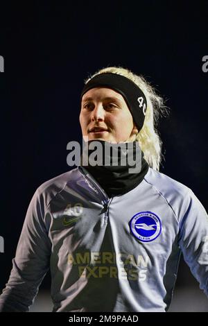 Crawley, Großbritannien. 18. Januar 2023. Katie Startup Torwart von Brighton und Hove Albion vor dem FA Women's League Cup Gruppe C Spiel zwischen Brighton & Hove Albion Women und West Ham United Ladies im People's Pension Stadium am 18. 2023. Januar in Crawley, Großbritannien. (Foto von Jeff Mood/phcimages.com) Kredit: PHC Images/Alamy Live News Stockfoto