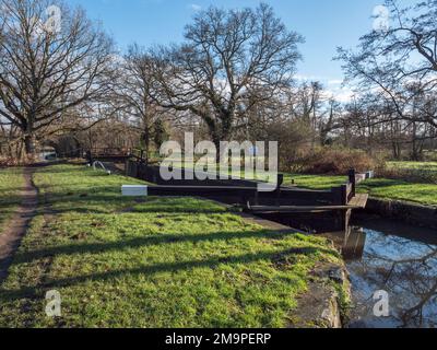 Newark Lock on the River Wye in Ripley, Woking, Surrey, Großbritannien. Stockfoto