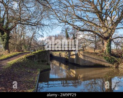 Newark Lock on the River Wye in Ripley, Woking, Surrey, Großbritannien. Stockfoto