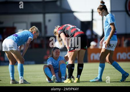 Rhianna Pollicina aus Melbourne City verletzt ihren Fuß während des Spiels zwischen Wanderers und Melbourne City im Wanderers Football Park am 8. Januar 20 Stockfoto