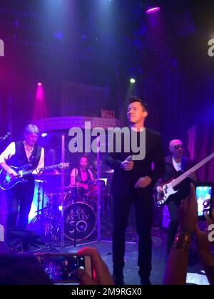 Rick Astley in einem Konzert im "The Box" in New York Stockfoto