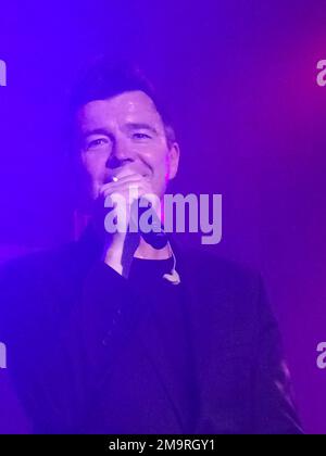 Rick Astley in einem Konzert im "The Box" in New York Stockfoto