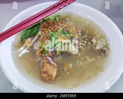 Stärkebasierte Schweinesuppe aus Taiwan. Es ist ein sehr übliches taiwanesisches Gericht Stockfoto