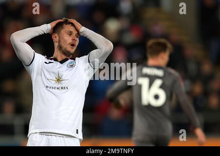 Swansea, Großbritannien. 17. Januar 2023. Liam Cullen aus Swansea City reagiert. Emirates FA Cup, Wiederholung der 3. Runde, Swansea City gegen Bristol City im Swansea.com Stadium in Swansea, Wales am Dienstag, den 17. Januar 2023. Dieses Bild darf nur zu redaktionellen Zwecken verwendet werden. Nur redaktionelle Verwendung, Lizenz für kommerzielle Verwendung erforderlich. Keine Verwendung bei Wetten, Spielen oder Veröffentlichungen von Clubs/Ligen/Spielern. Bild von Andrew Orchard/Andrew Orchard Sportfotografie/Alamy Live News Kredit: Andrew Orchard Sportfotografie/Alamy Live News Stockfoto