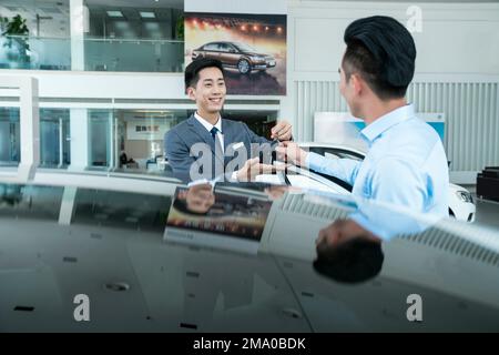 Junge Leute in der 4-s-Werkstatt Stockfoto