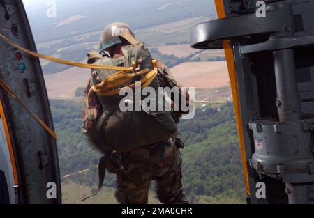 040510-F-0697K-023. Basis: Fort Benning State: Georgia (GA) Country: United States of America (USA) Scene Major Command gezeigt: AFRC Stockfoto