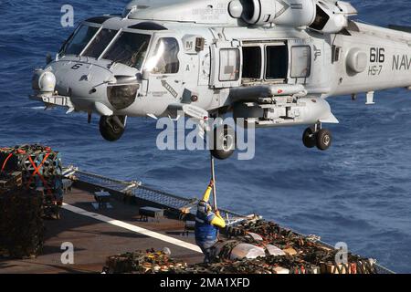 040628-N-4757S-001. Basis: USNS Big Horn (T-AO 198) Stockfoto