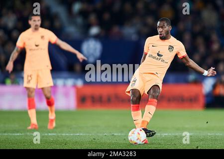 Geoffrey Kondogbia (Atletico de Madrid, Nr. 4) läuft mit dem Ball Stockfoto