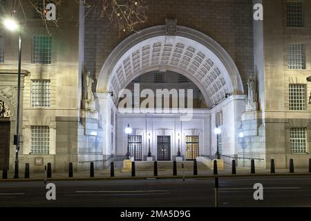 Nächtliche Nacht im Thames House, London, England, Hauptsitz von MI5, dem britischen Dienst für innere Sicherheit (Spy). Stockfoto