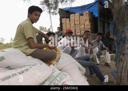 050121-N-5376G-016. Stützpunkt: Staat Banda Aceh: Sumatra Land: Indonesien (IDN) Hauptkommando: Katastrophenhilfe Stockfoto