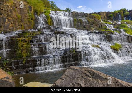 Der Pongour-Wasserfall im ländlichen Vietnam Stockfoto